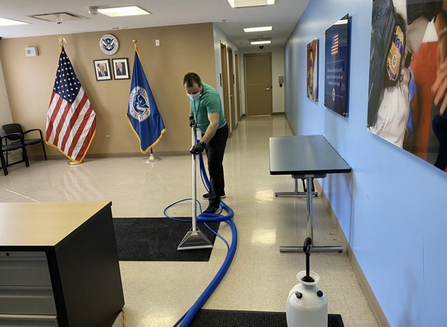 The benefits of professional carpet cleaning for Chicago businesses